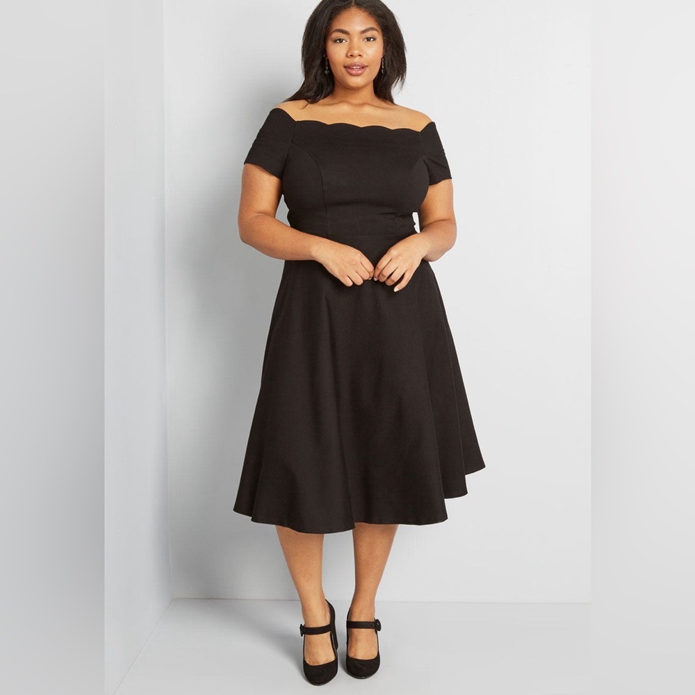 Modcloth Black A-Line Vintage Inspired Scalloped Ponte Dress Size Large Timeless